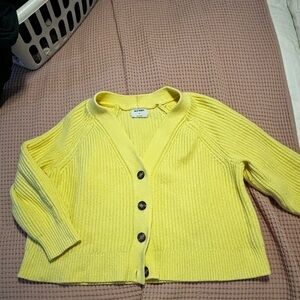 Old Navy. Size 2x. Yellow cardigan.